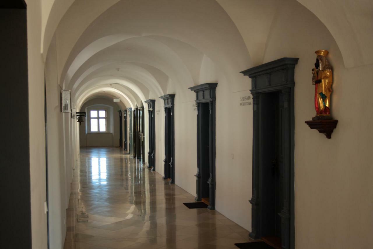 Kloster Plankstetten Gaste- Und Tagungshaus Berching Exterior photo